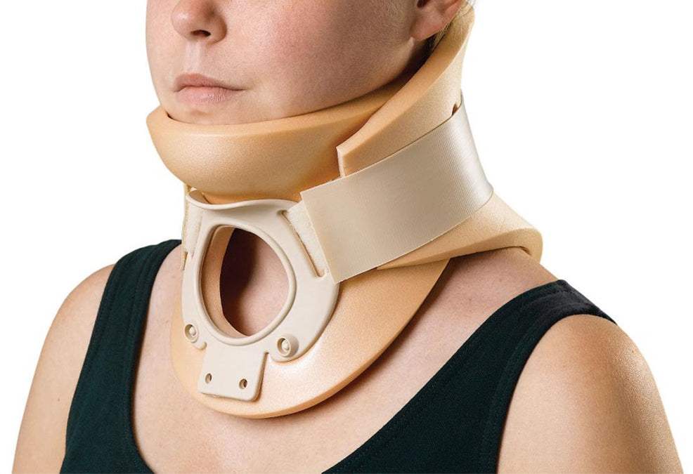 Using a Collar and Neck Pillow After Fusion Surgery