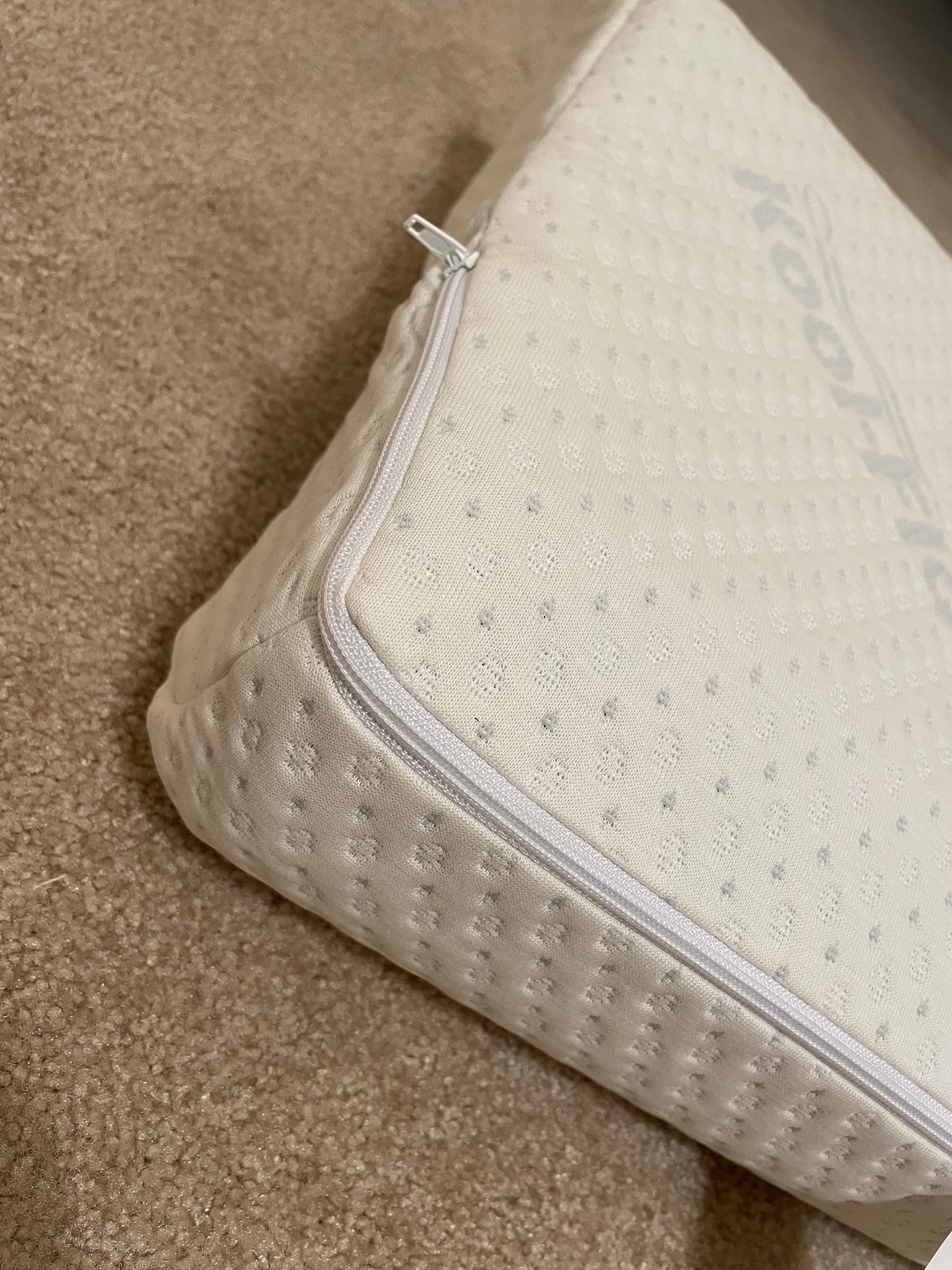 Arc4life Adjustable Memory Foam Contour Neck Pillow